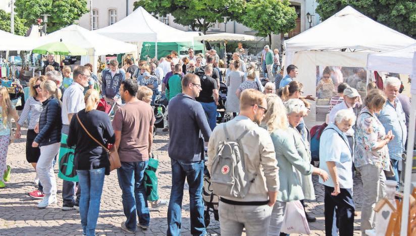 Beim Burgdorfer Kunstmarkt mit Kunstmeile lassen sich die Kunsthandwerker über die Schulter schauen. Beim Burgdorfer Kunstmarkt mit Kunstmeile lassen sich die Kunsthandwerker über die Schulter schauen.
