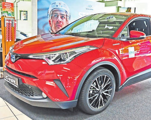 Sie fahren mit umweltfreundlicher Hybridtechnik: Der Toyota C-HR ... Sie fahren mit umweltfreundlicher Hybridtechnik: Der Toyota C-HR ...