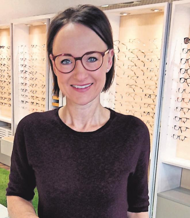 Wer sich bei Augenoptikermeisterin Silke Virkus und ihrem Team beraten lässt, hat allen Grund zum Strahlen Foto: Antje Ludwig Wer sich bei Augenoptikermeisterin Silke Virkus und ihrem Team beraten lässt, hat allen Grund zum Strahlen Foto: Antje Ludwig