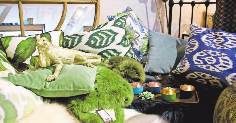 Herrliche Farben aus dem Dschungel – bei Home & Garden gibt es aufeinander abgestimmte Wohnaccessoires mit Stil.