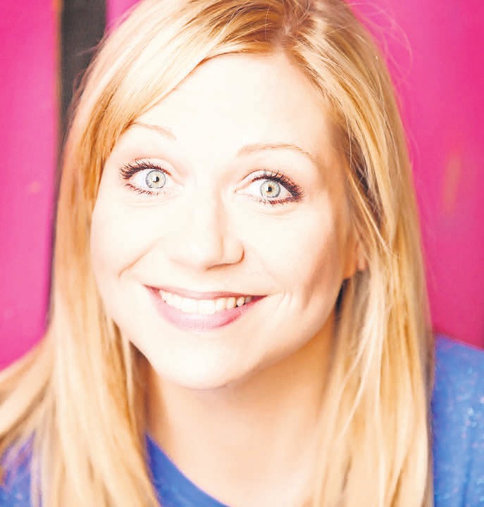 Die Schauspielerin und Komikerin Mirja Regensburg führt bei „Burgdorf lacht – die 2. Comedy-Nacht“ durch den Abend. Die Schauspielerin und Komikerin Mirja Regensburg führt bei „Burgdorf lacht – die 2. Comedy-Nacht“ durch den Abend.