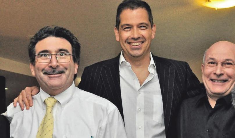 Antonio Apicella (links) und sein Bruder Donato Apicella (rechts) freuen sich im Januar 2018 auf den Besuch von Startenor Will Hartmann. Antonio Apicella (links) und sein Bruder Donato Apicella (rechts) freuen sich im Januar 2018 auf den Besuch von Startenor Will Hartmann.