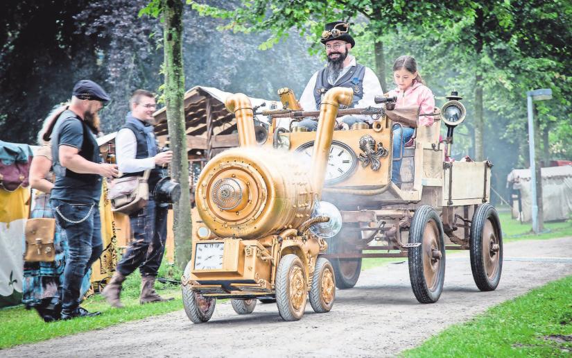 „Fantastische Welten“: Der Burgdorfer Schlosspark verwandelt sich bei diesem Festival in einen fantastischen Ort. „Fantastische Welten“: Der Burgdorfer Schlosspark verwandelt sich bei diesem Festival in einen fantastischen Ort.