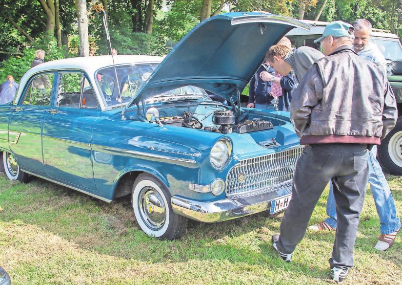 Beim Oldtimer-Treffen kommen Fans alter Automobile auf ihre Kosten. Beim Oldtimer-Treffen kommen Fans alter Automobile auf ihre Kosten.